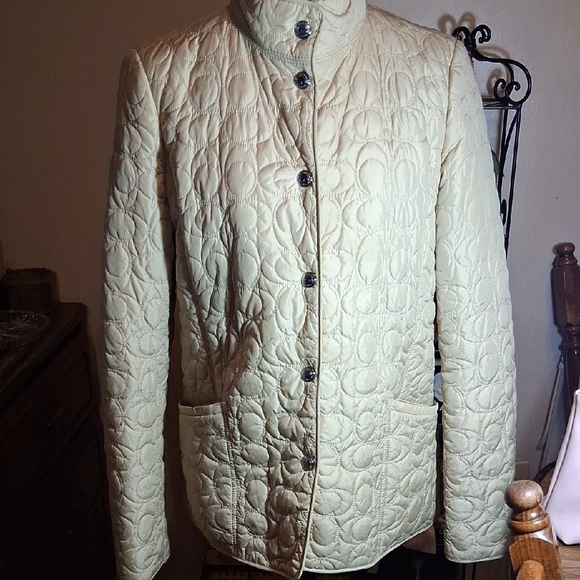 Coach Quilted Cream Iconic CC Logo Jacket Size Medium - Picture 1 of 11